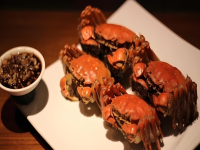 蟹肉如玉，蟹黄如蜜——千年风雅的舌尖美学